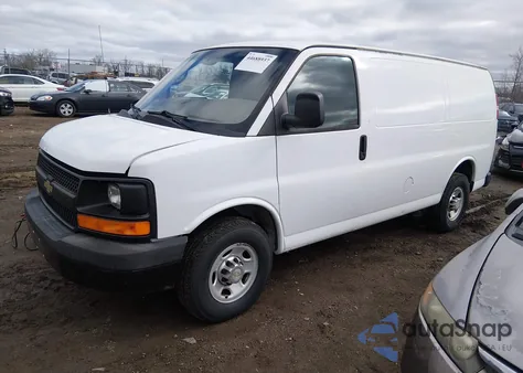 2014 Chevrolet Express 2500 Work Van z USA, uszkodzony, nr VIN 1GCWGFCA4E1124433